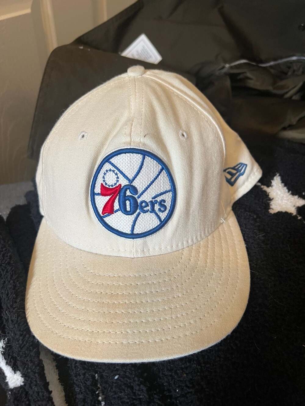 New Era Philadelphia 76ers 59FIFTY Fitted Cream Basketball Hat